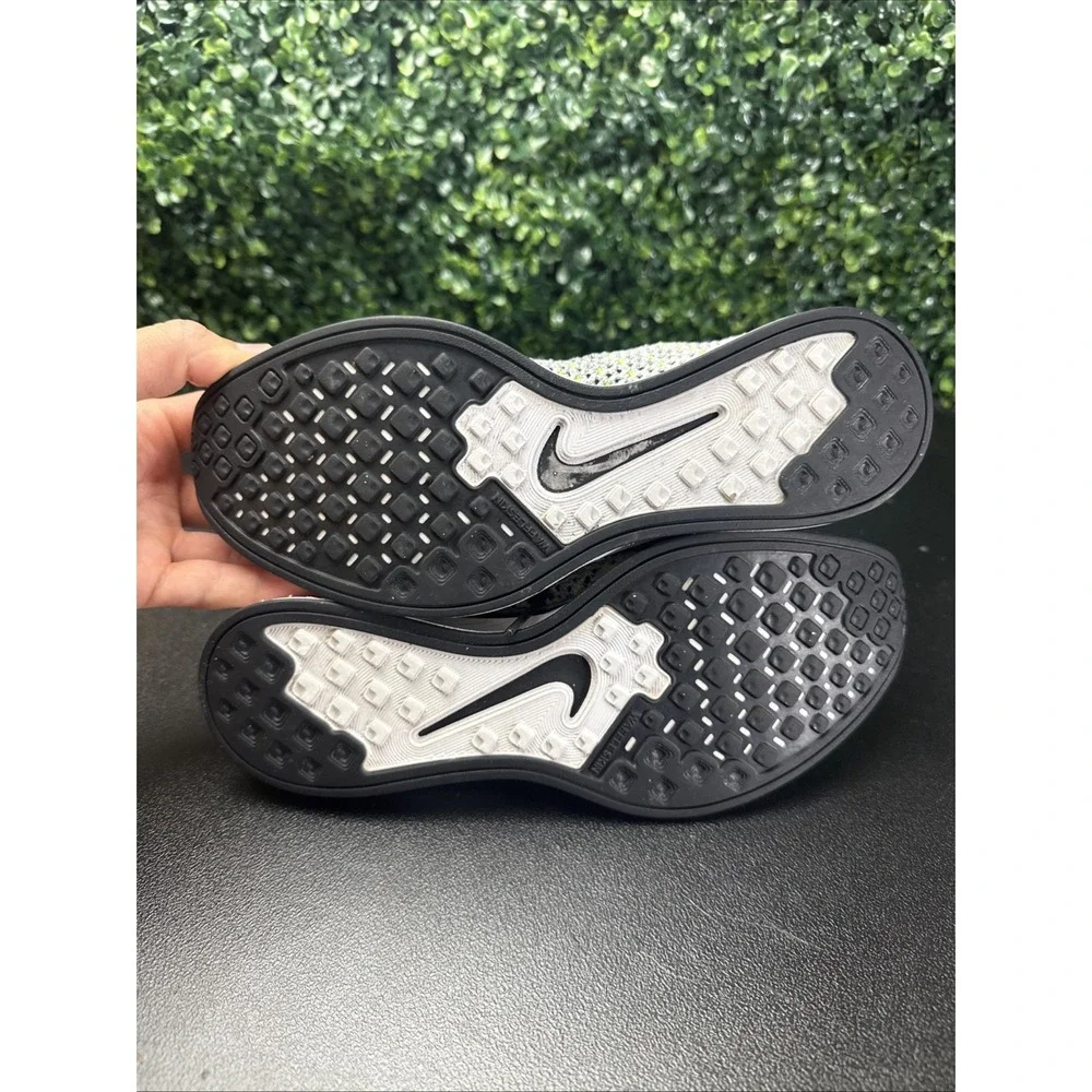 Nike Flyknit Racer Womens Sneakers Size 7 Athletic Running Shoes 526628-011